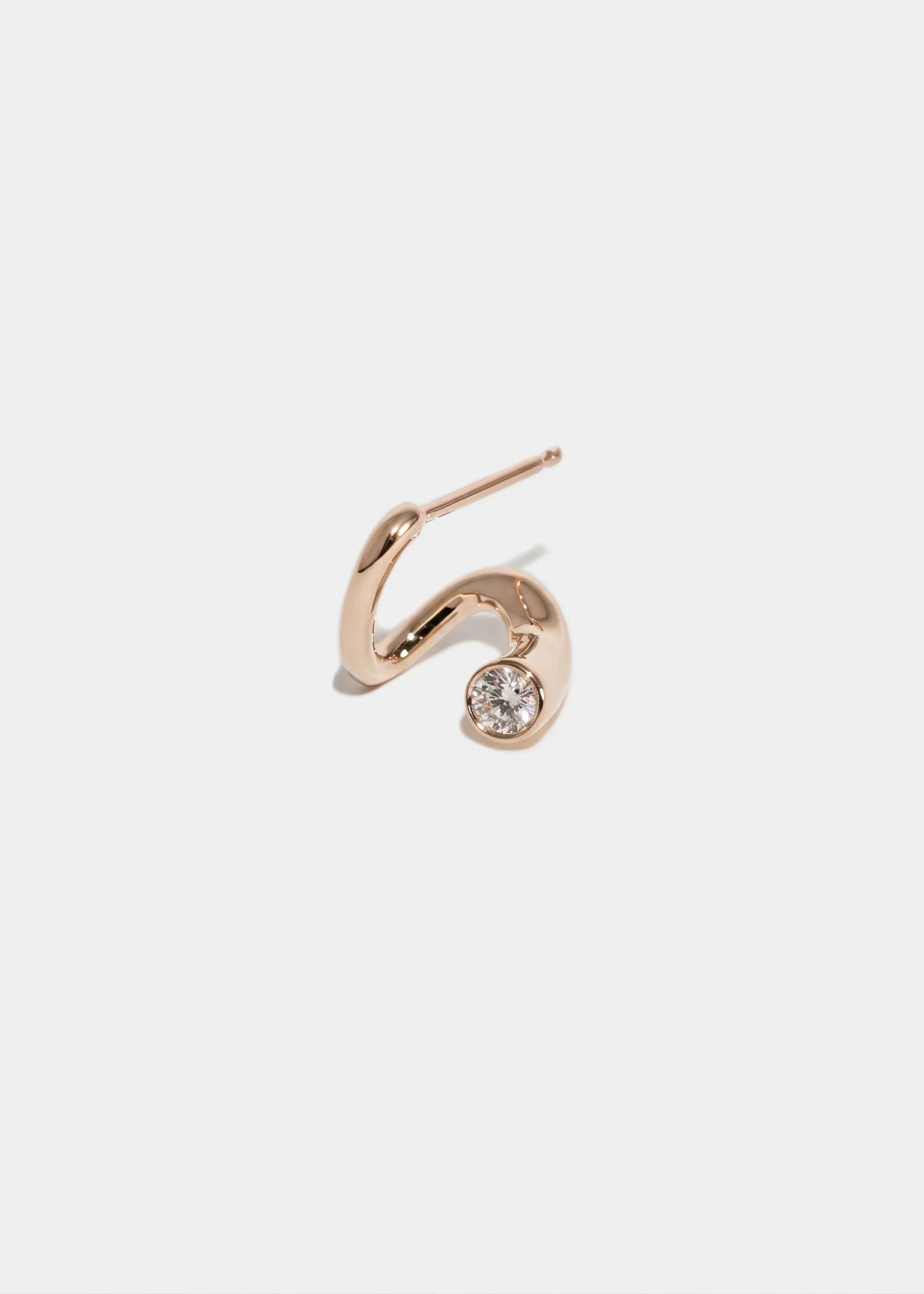 0.36 TCW Round Lab Grown Diamond Curved Earring preview angle 1